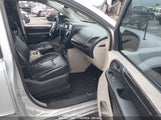 CHRYSLER TOWN & COUNTRY LIMITED 2A4RR6DG1BR****** снимка