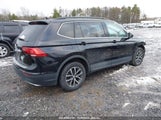 VOLKSWAGEN TIGUAN 2.0T SE/2.0T SEL/2.0T SEL R-LINE/2.0T SEL R-LINE BLACK 3VV3B7AX2KM196407 photo