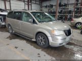 CHRYSLER TOWN & COUNTRY LIMITED снимка