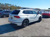 VOLKSWAGEN TIGUAN 2.0T SE R-LINE BLACK 3VVCB7AX7RM056251 снимка
