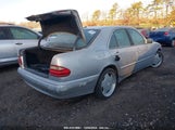 Mercedes-Benz E 430 4M WDBJF83J2YX037929 снимка