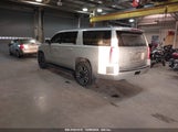 CHEVROLET SUBURBAN LT 1GNSKHKC9KR****** снимка