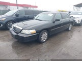 LINCOLN TOWN CAR EXECUTIVE L 2LNBL8EV9AX****** снимка