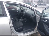 KIA FORTE LX 3KPFK4A7XHE161188 снимка