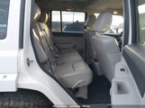 JEEP COMMANDER LIMITED 1J8HG58216C****** снимка