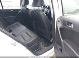 Volkswagen Tiguan 2.0T/2.0T S WVGAV7AX4HK011010 fotografie