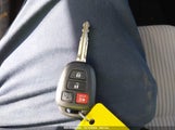 TOYOTA RAV4 XLE 2T3WFREV2FW216177 снимка