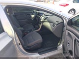 HYUNDAI ELANTRA SE 5NPDH4AE0GH654960 снимка