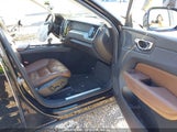 VOLVO XC60 T6 MOMENTUM YV4A22RK7K1****** fotografie