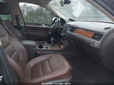 VOLKSWAGEN TOUAREG TDI LUX WVGEP9BP7DD010339 photo