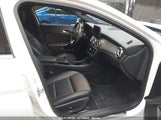 MERCEDES-BENZ GLA 250 4MATIC WDCTG4GB4KU014075 fotografie