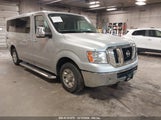 NISSAN NV PASSENGER NV3500 HD SV V6 5BZBF0AA7JN****** fotografie