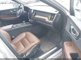 VOLVO XC60 B5 MOMENTUM YV4L12RK2N1972823 fotografie