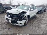VOLKSWAGEN TIGUAN S WVGAV7AX4GW004064 photo