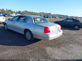 LINCOLN TOWN CAR CARTIER L 1LNHM85WX3Y****** photo