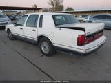 LINCOLN TOWN CAR SIGNATURE/TOURNAMENT 1LNLM82W2RY****** photo