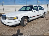 Lincoln Town Car Signature/Spinnaker 1LNLM82W1SY760603 photo