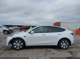 TESLA MODEL Y AWD/LONG RANGE DUAL MOTOR ALL-WHEEL DRIVE 7SAYGAEE6PF****** fotografie