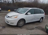 TOYOTA SIENNA LIMITED 5TDBK22C18S****** снимка