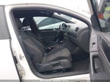 VOLKSWAGEN GTI WOLFSBURG EDITION WVWHV7AJ5DW****** снимка