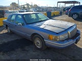 LINCOLN TOWN CAR SIGNATURE/TOURNAMENT 1LNLM82W6RY****** снимка