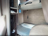 VOLVO VNL 4V4NB9EH6JN998294 снимка