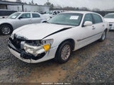 LINCOLN TOWN CAR SIGNATURE 1LNHM82WXXY673201 снимка