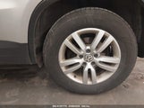 VOLKSWAGEN TIGUAN 2.0T/2.0T S WVGBV7AX0HK018766 снимка