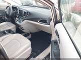 CHRYSLER PACIFICA HYBRID TOURING L 2C4RC1L74JR****** снимка