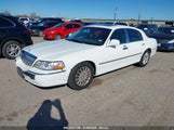 LINCOLN TOWN CAR DESIGNER SERIES 1LNHM83VX6Y****** снимка