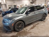 VOLKSWAGEN TIGUAN 2.0T SE R-LINE BLACK 3VV8B7AX0NM153386 photo