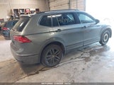 VOLKSWAGEN TIGUAN 2.0T SE R-LINE BLACK 3VV8B7AX0NM153386 снимка