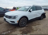 VOLKSWAGEN TIGUAN 2.0T SE/2.0T SEL/2.0T SEL R-LINE/2.0T SEL R-LINE BLACK 3VV2B7AX7KM025051 снимка