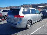 Toyota Sienna Le V6 5TDKK3DC6BS107336 снимка