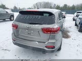 KIA SORENTO 2.4L LX 5XYPG4A33KG557329 photo