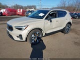 VOLVO XC40 B5 PLUS BRIGHT THEME YV4L12UE4S2****** снимка