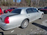 LINCOLN TOWN CAR SIGNATURE 1LNHM81W64Y609329 fotografie
