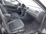 Volkswagen Passat 1.8T R-Line 1VWDT7A3XHC046291 photo