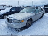LINCOLN TOWN CAR EXECUTIVE 1LNLM81W9TY****** снимка