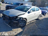 HYUNDAI ELANTRA SE KMHD74LF2HU428835 снимка
