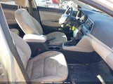 HYUNDAI ELANTRA SE KMHD74LF2HU428835 снимка
