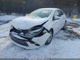 TOYOTA COROLLA LE 2T1BURHE1FC350592 снимка
