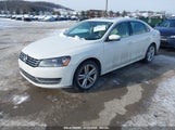 VOLKSWAGEN PASSAT 2.0L TDI SE 1VWBV7A30FC013945 photo