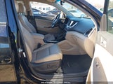 HYUNDAI TUCSON SE PLUS KM8J33A49HU381233 снимка