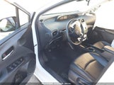 Toyota Prius Three Touring JTDKARFU5J3058321 снимка