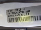 JEEP GRAND CHEROKEE L LAREDO X 4X4 1C4RJKAG0R8572597 снимка