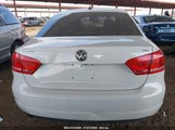 VOLKSWAGEN PASSAT 1.8T LIMITED EDITION 1VWAT7A39FC109381 photo