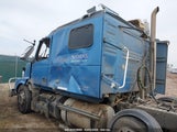 VOLVO VN VNL 4V4NC9EHXFN926695 снимка
