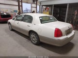 LINCOLN TOWN CAR SIGNATURE LIMITED 1LNHM82V57Y612944 fotografie