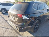 VOLKSWAGEN TIGUAN 2.0T SE/2.0T WOLFSBURG EDITION 3VV3B7AX7RM177331 снимка